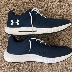 Under Armour Micro G Pursuit running shoes 13 4E